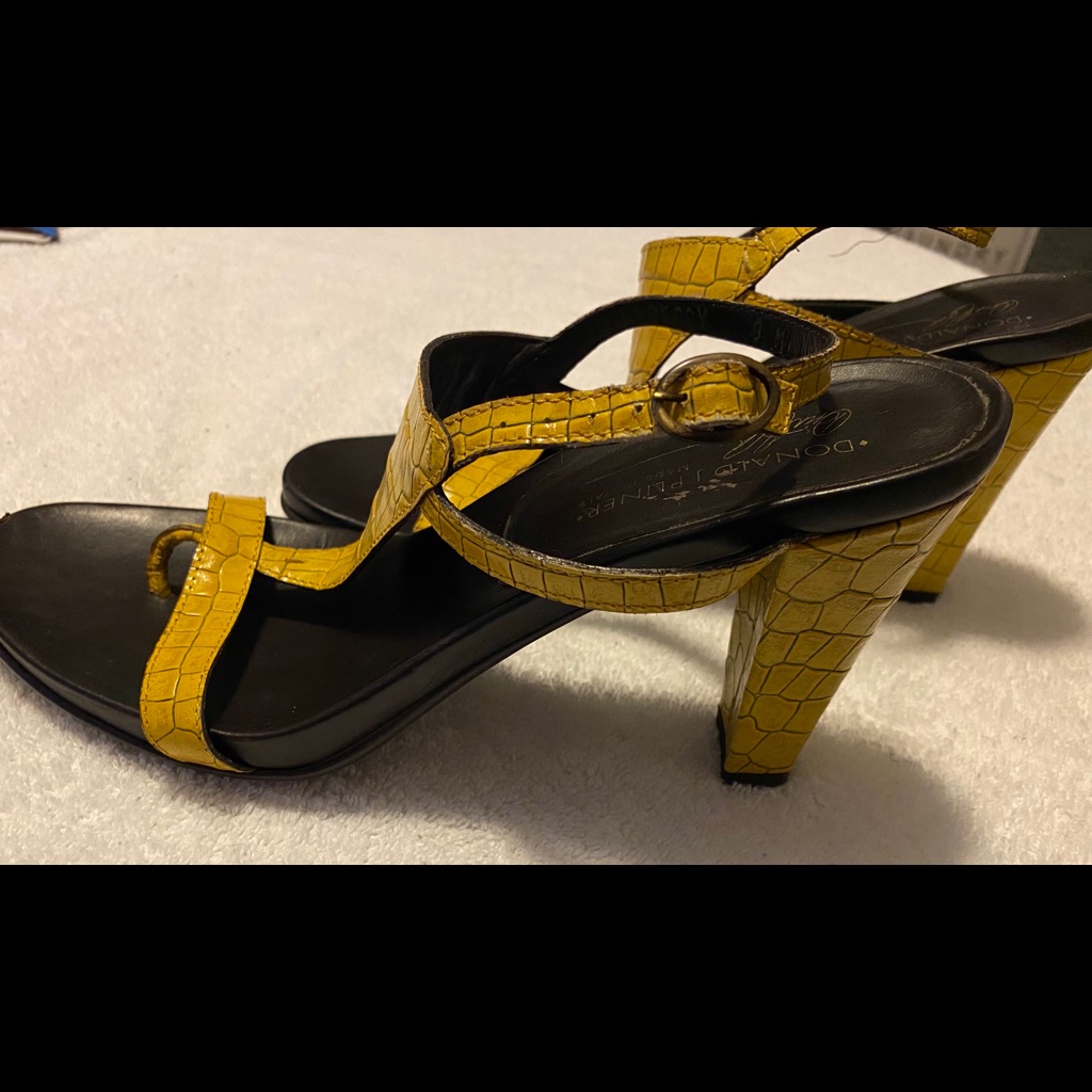 Brand New Leather Heels By Donald Pliner Italy   Box 63